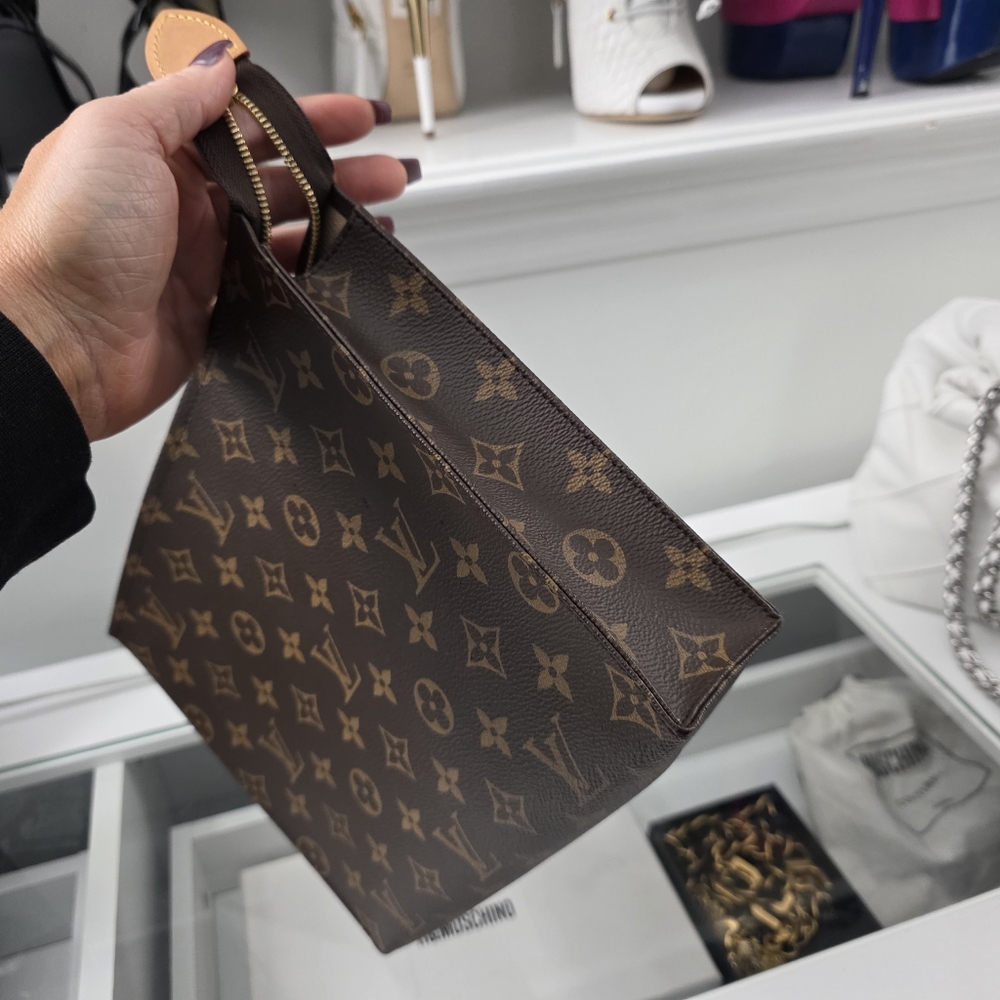 Louis Vuitton Monogram Toiletry 28 - Picture 7 of 10